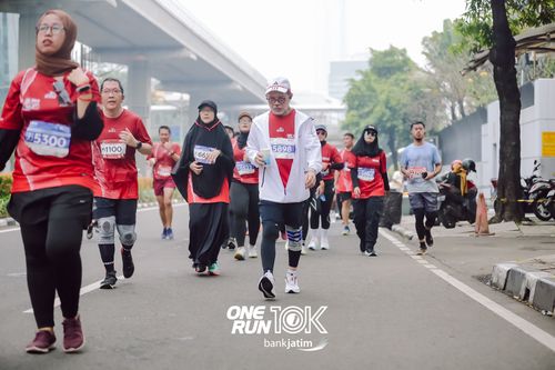 Race photo from ONE RUN 10 K