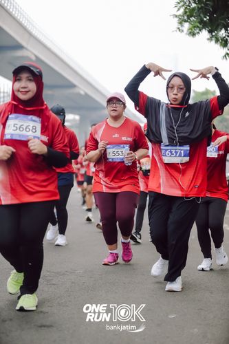 Race photo from ONE RUN 10 K