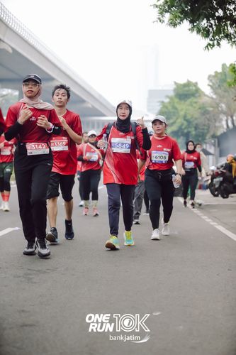 Race photo from ONE RUN 10 K