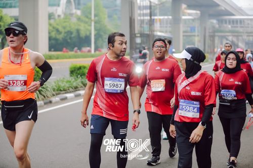 Race photo from ONE RUN 10 K