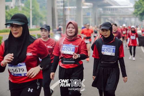 Race photo from ONE RUN 10 K