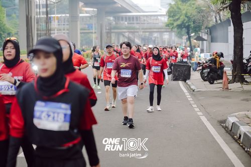 Race photo from ONE RUN 10 K