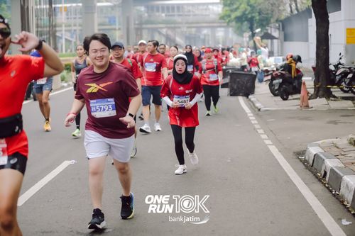 Race photo from ONE RUN 10 K