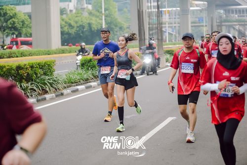 Race photo from ONE RUN 10 K