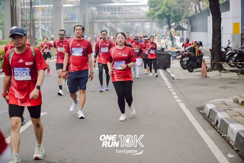 Race photo from ONE RUN 10 K