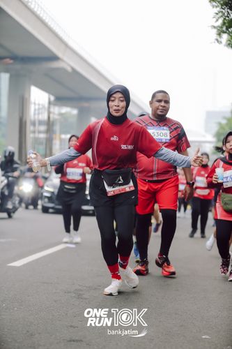 Race photo from ONE RUN 10 K
