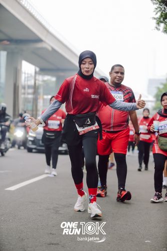 Race photo from ONE RUN 10 K
