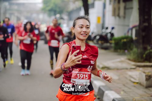 Race photo from ONE RUN 10 K