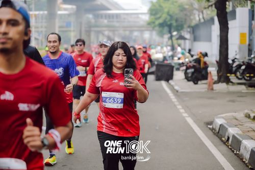 Race photo from ONE RUN 10 K