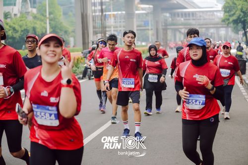 Race photo from ONE RUN 10 K