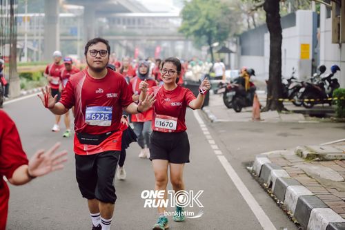 Race photo from ONE RUN 10 K