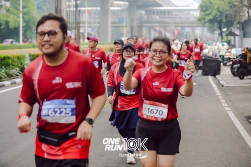 Race photo from ONE RUN 10 K