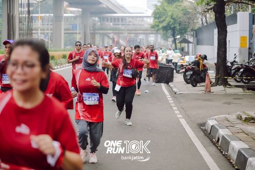 Race photo from ONE RUN 10 K