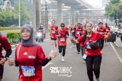Race photo from ONE RUN 10 K