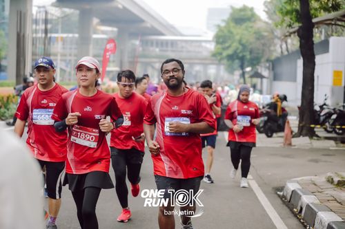 Race photo from ONE RUN 10 K