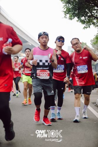 Race photo from ONE RUN 10 K