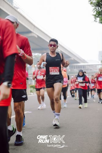 Race photo from ONE RUN 10 K