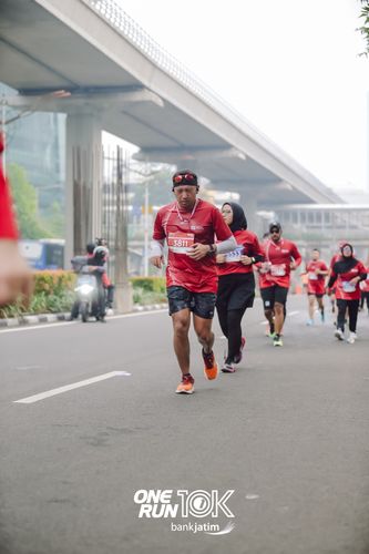 Race photo from ONE RUN 10 K