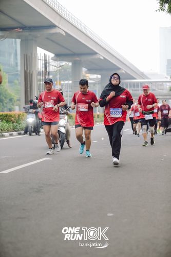 Race photo from ONE RUN 10 K