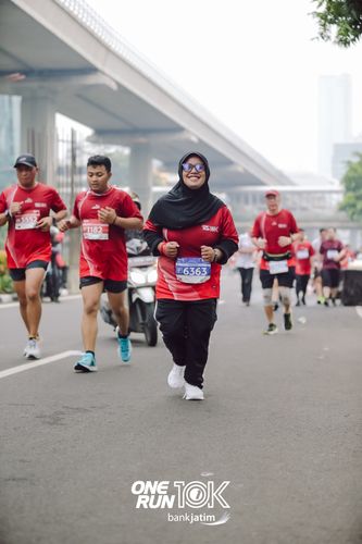 Race photo from ONE RUN 10 K