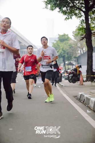 Race photo from ONE RUN 10 K