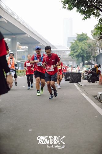 Race photo from ONE RUN 10 K