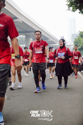 Race photo from ONE RUN 10 K