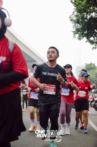 Race photo from ONE RUN 10 K