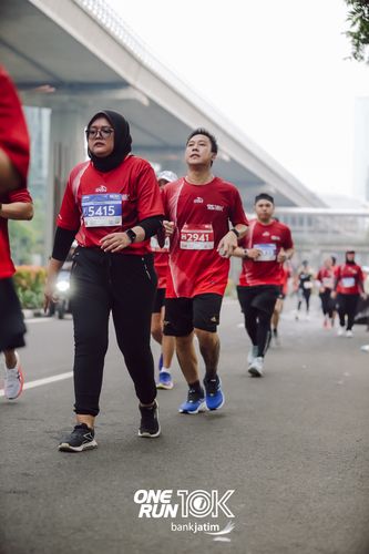 Race photo from ONE RUN 10 K