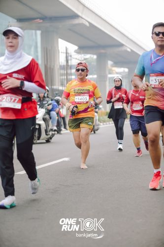 Race photo from ONE RUN 10 K