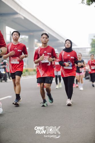 Race photo from ONE RUN 10 K
