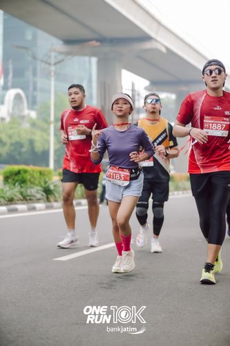 Race photo from ONE RUN 10 K