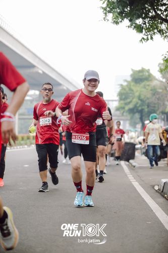 Race photo from ONE RUN 10 K