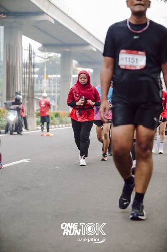 Race photo from ONE RUN 10 K