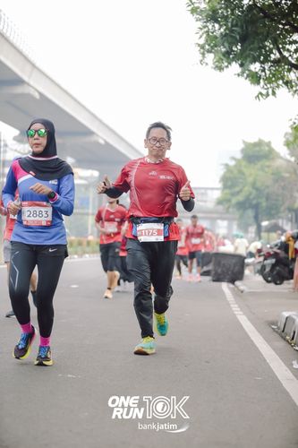 Race photo from ONE RUN 10 K