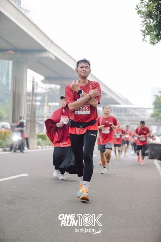 Race photo from ONE RUN 10 K