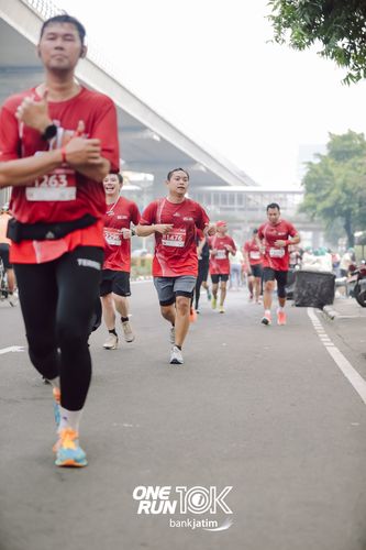 Race photo from ONE RUN 10 K