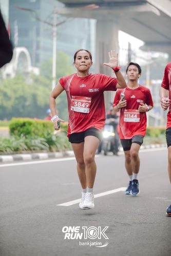 Race photo from ONE RUN 10 K