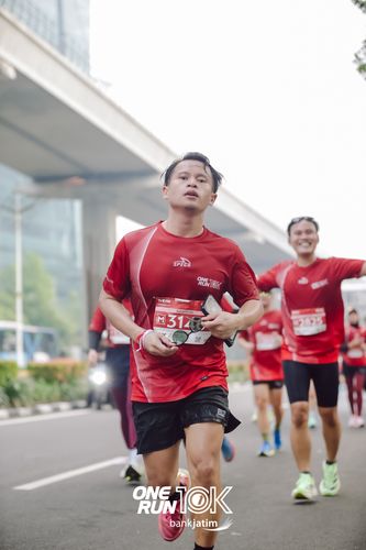 Race photo from ONE RUN 10 K