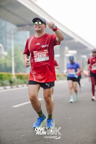 Race photo from ONE RUN 10 K