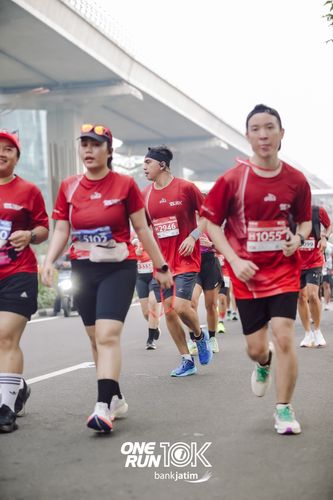 Race photo from ONE RUN 10 K