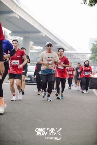 Race photo from ONE RUN 10 K