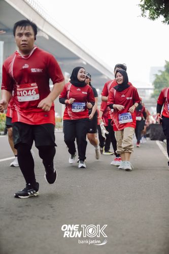 Race photo from ONE RUN 10 K