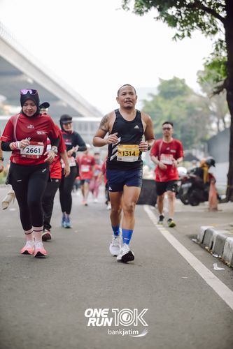 Race photo from ONE RUN 10 K