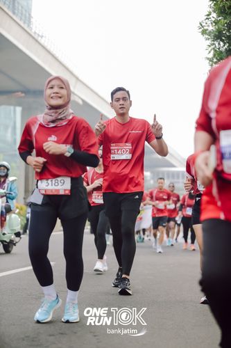 Race photo from ONE RUN 10 K