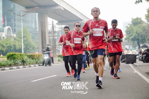 Race photo from ONE RUN 10 K