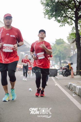 Race photo from ONE RUN 10 K