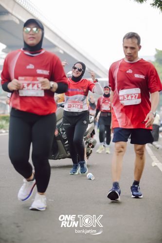 Race photo from ONE RUN 10 K