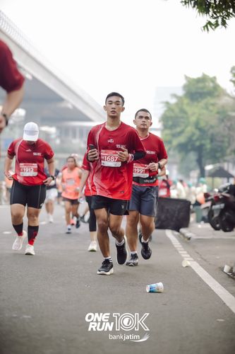 Race photo from ONE RUN 10 K