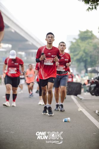 Race photo from ONE RUN 10 K